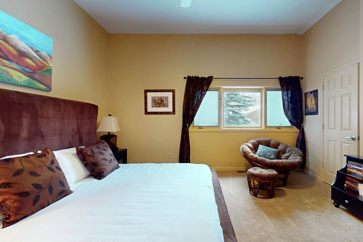 4 Bdrm + Den 5.5 Bath HT - Bedroom