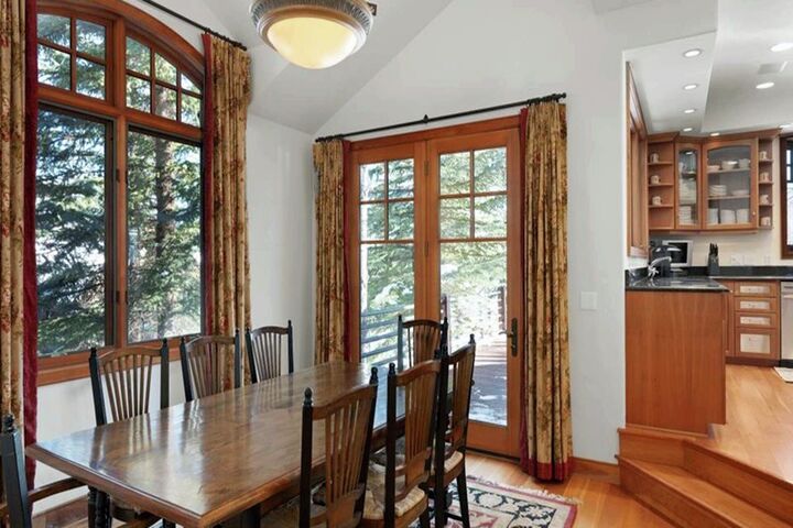 5 Bdrm 5.5 Bath HT - Dining Area