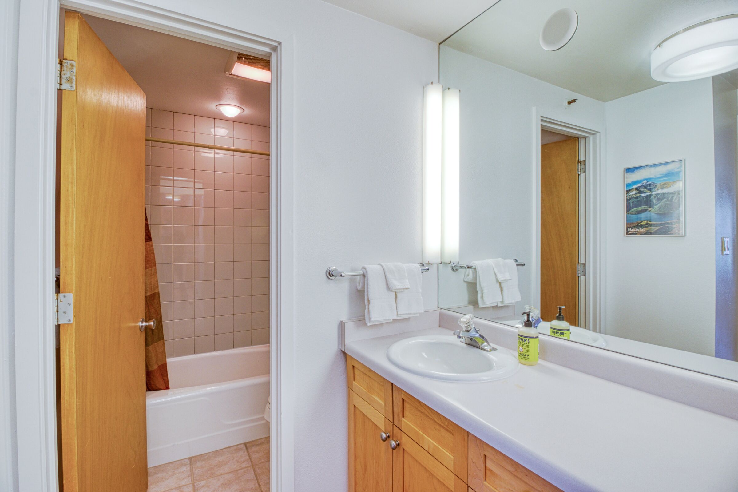 #7 - Studio Bathroom