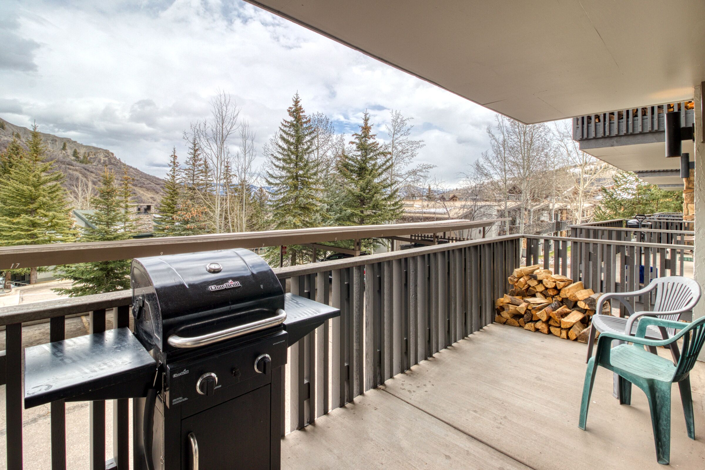 #7 - Studio Balcony with BBQ