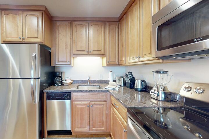 #27 - Studio Kitchen