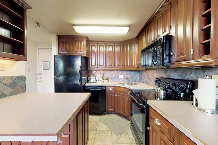 #37 - Studio Kitchen