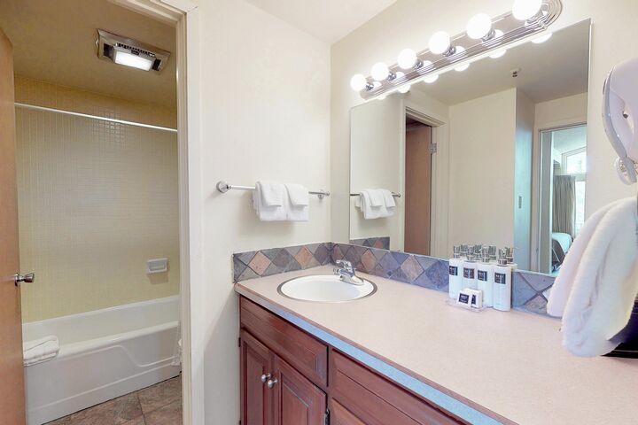 #37 - Studio Bathroom