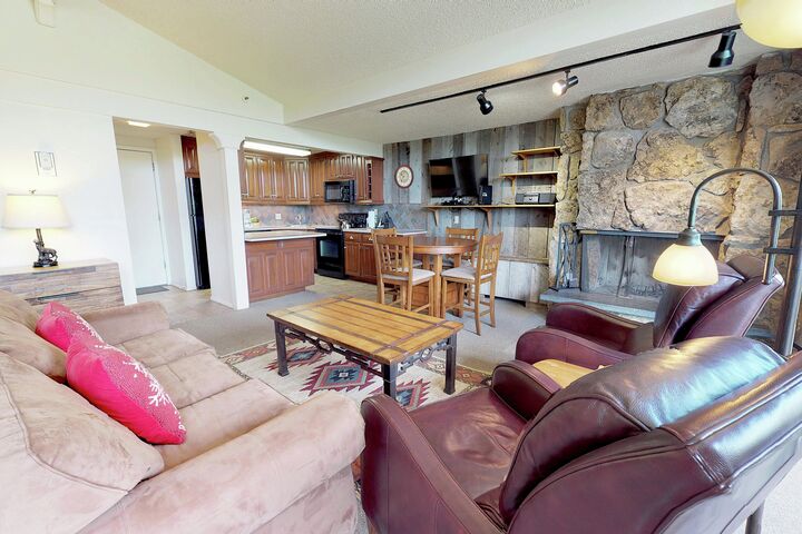 #37 - Studio Living Area