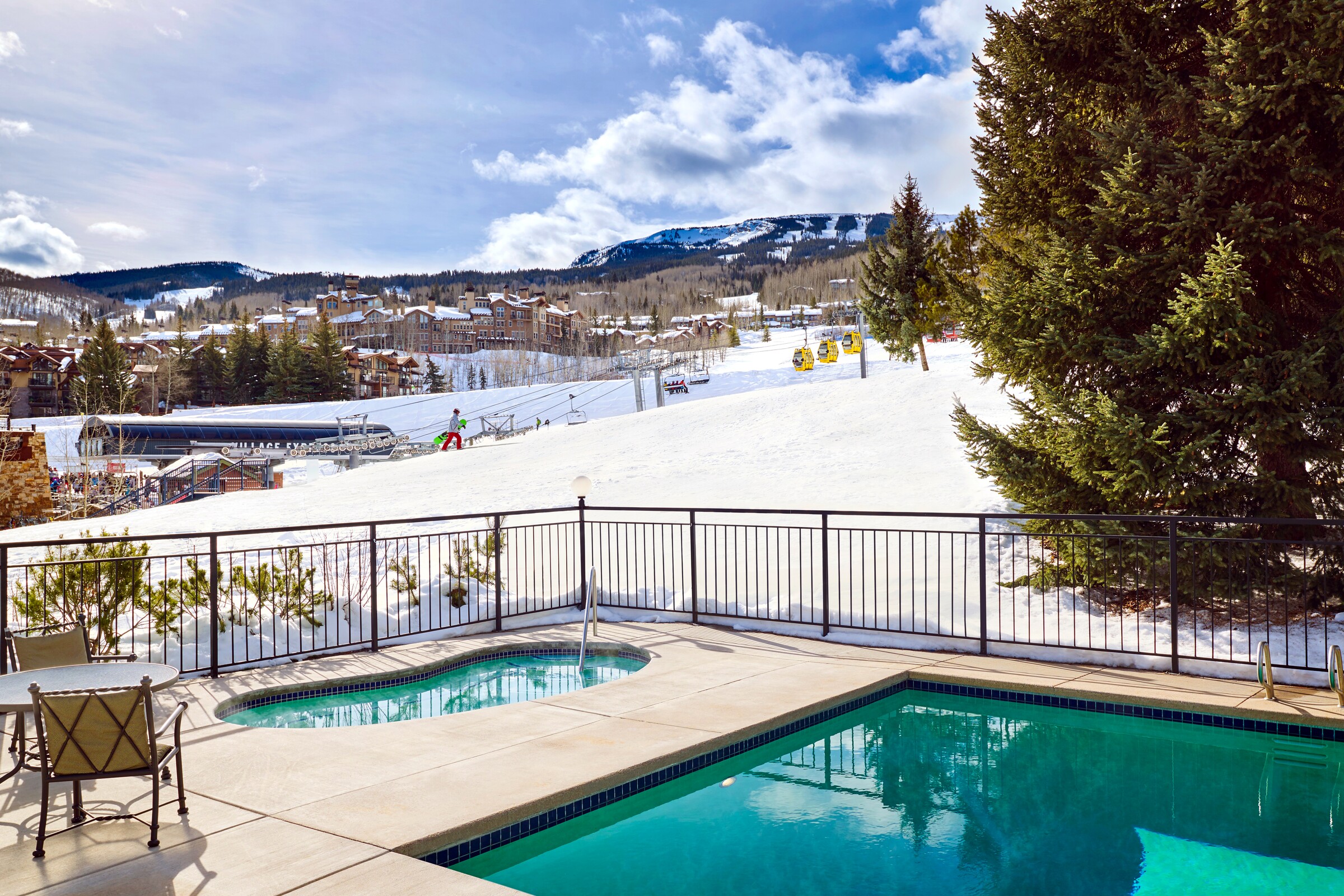 Heated Pool & Hot Tub