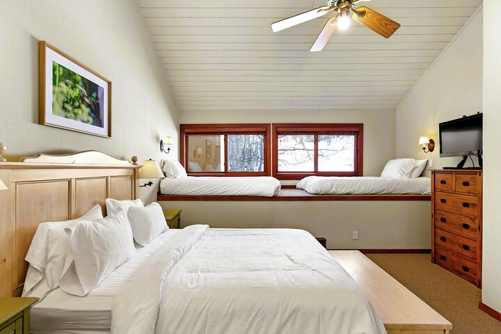 3 Bdrm 5 Bath #17 - Bedroom