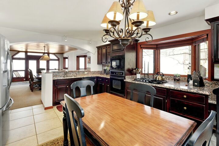 3 Bdrm 5 Bath #17 - Kitchen