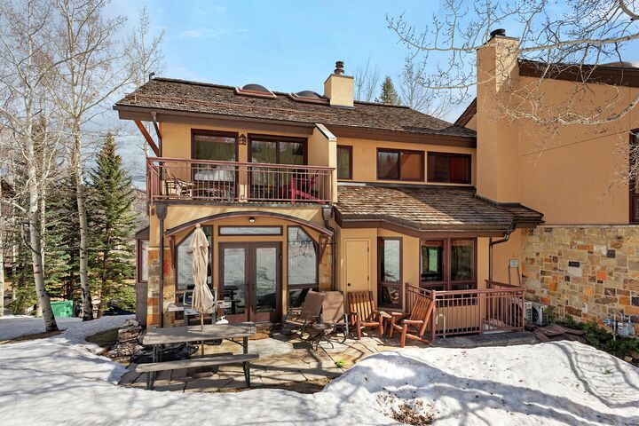 3 Bdrm 5 Bath #17 - Patio with BBQ