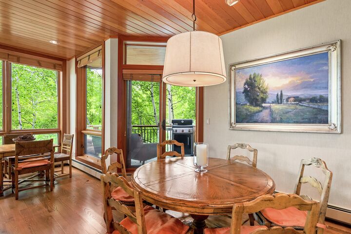 4 Bdrm 5 Bath #34 - Dining Area