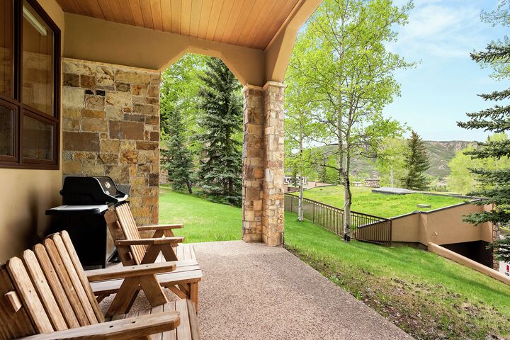 2 Bdrm 2.5 Bath #24 - Patio with BBQ