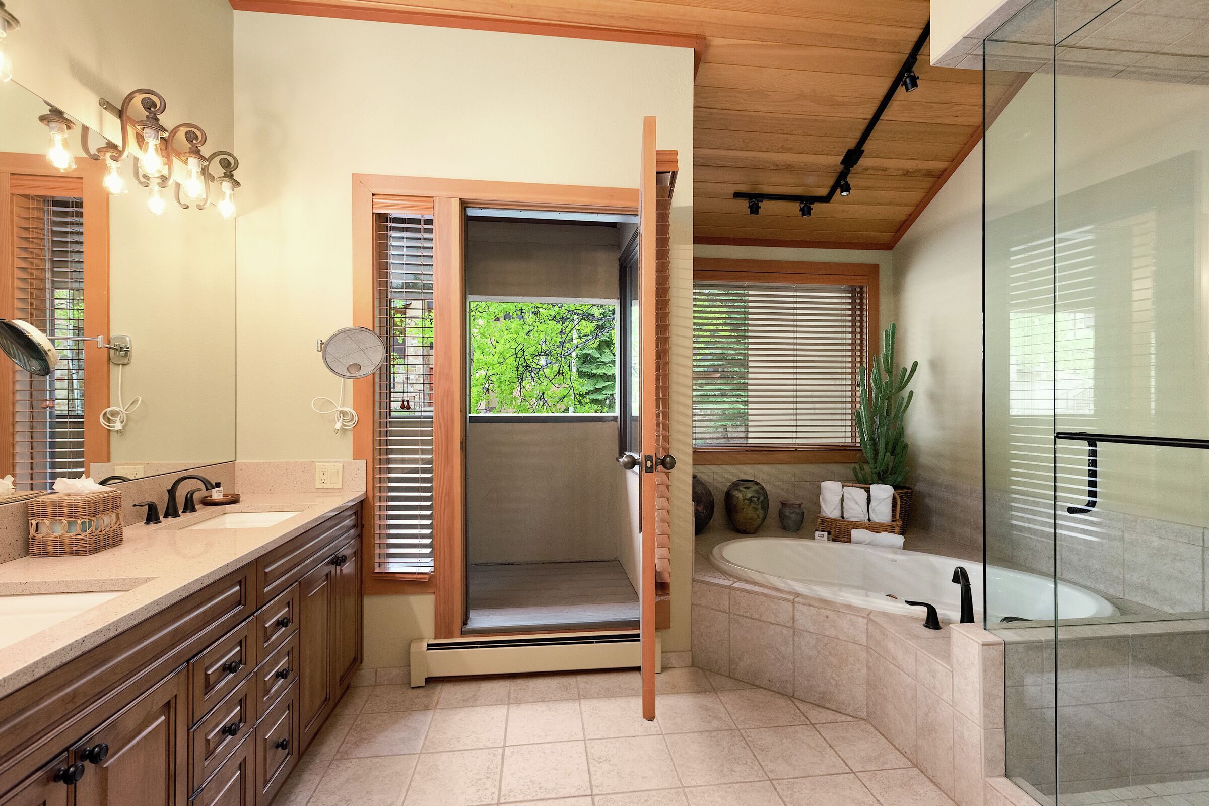 Master Ensuite Bathroom