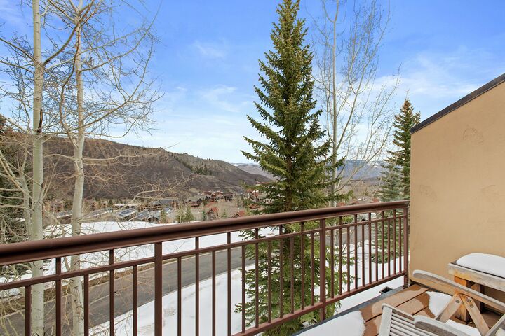 2 Bdrm 3 Bath #10 - Balcony