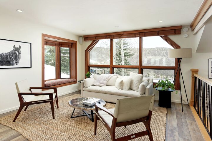 2 Bdrm 3 Bath #10 - Living Area