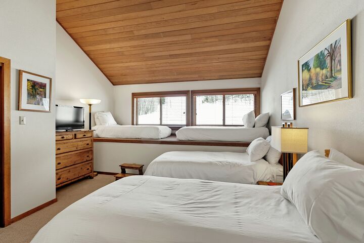 3 Bdrm 3.5 Bath #18 - Bedroom