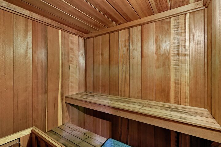 3 Bdrm 3.5 Bath #18 - Indoor Sauna Room