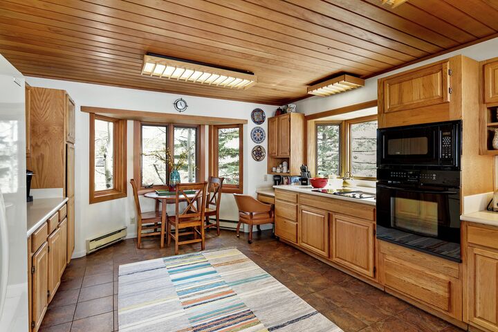 3 Bdrm 3.5 Bath #18 - Kitchen