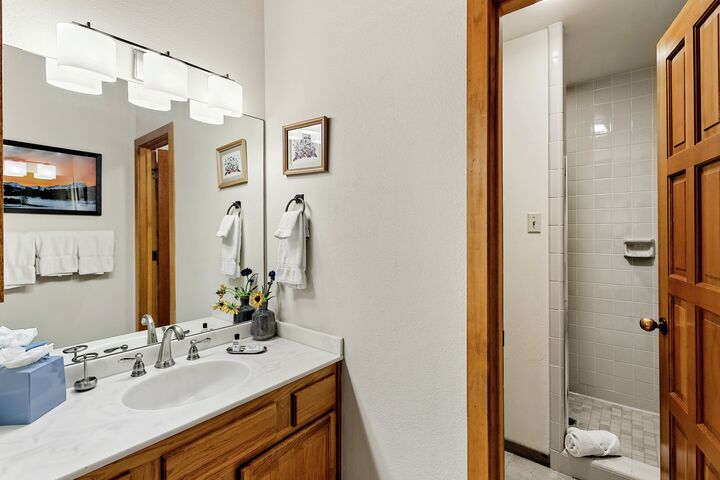 3 Bdrm 3.5 Bath #18 - Bathroom