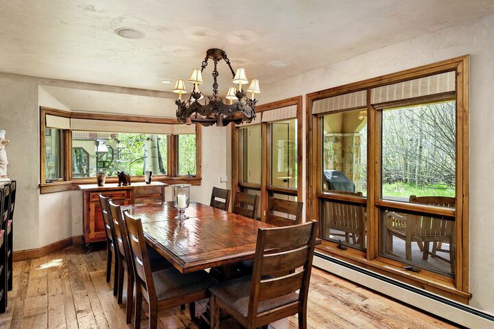3 Bdrm 4.5 Bath #15 - Dining Area