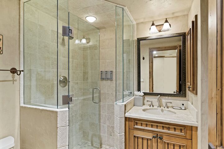 3 Bdrm 4.5 Bath #15 - Bathroom
