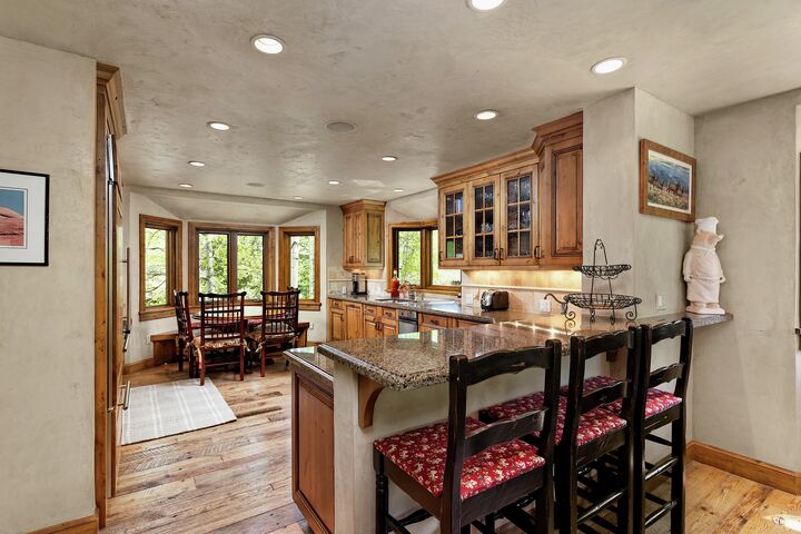 3 Bdrm 4.5 Bath #15 - Kitchen