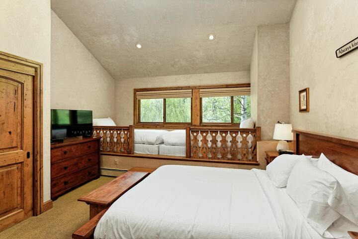 3 Bdrm 4.5 Bath #15 - Bedroom