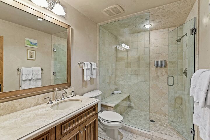 3 Bdrm 4.5 Bath #15 - Bathroom