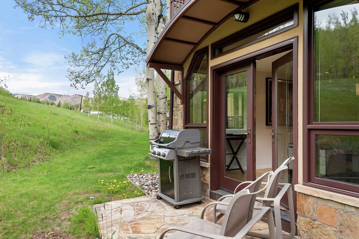 3 Bdrm 4.5 Bath #16 - Patio with BBQ