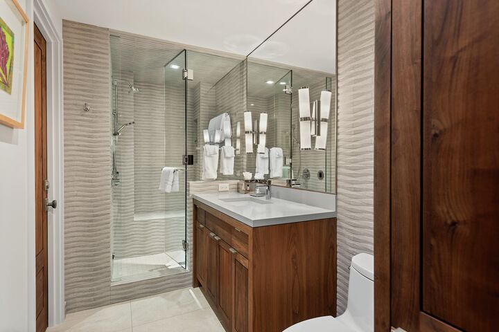 3 Bdrm 4.5 Bath #16 - Bathroom
