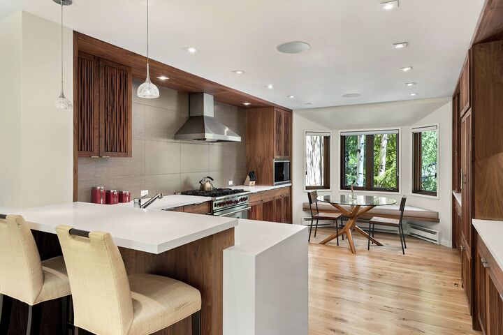 3 Bdrm 4.5 Bath #16 - Kitchen
