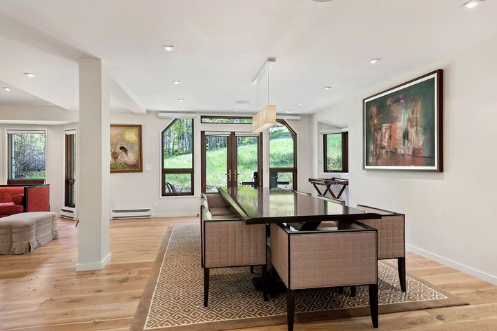 3 Bdrm 4.5 Bath #16 - Dining Area