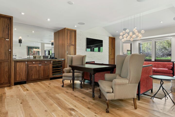 3 Bdrm 4.5 Bath #16 - Living Area
