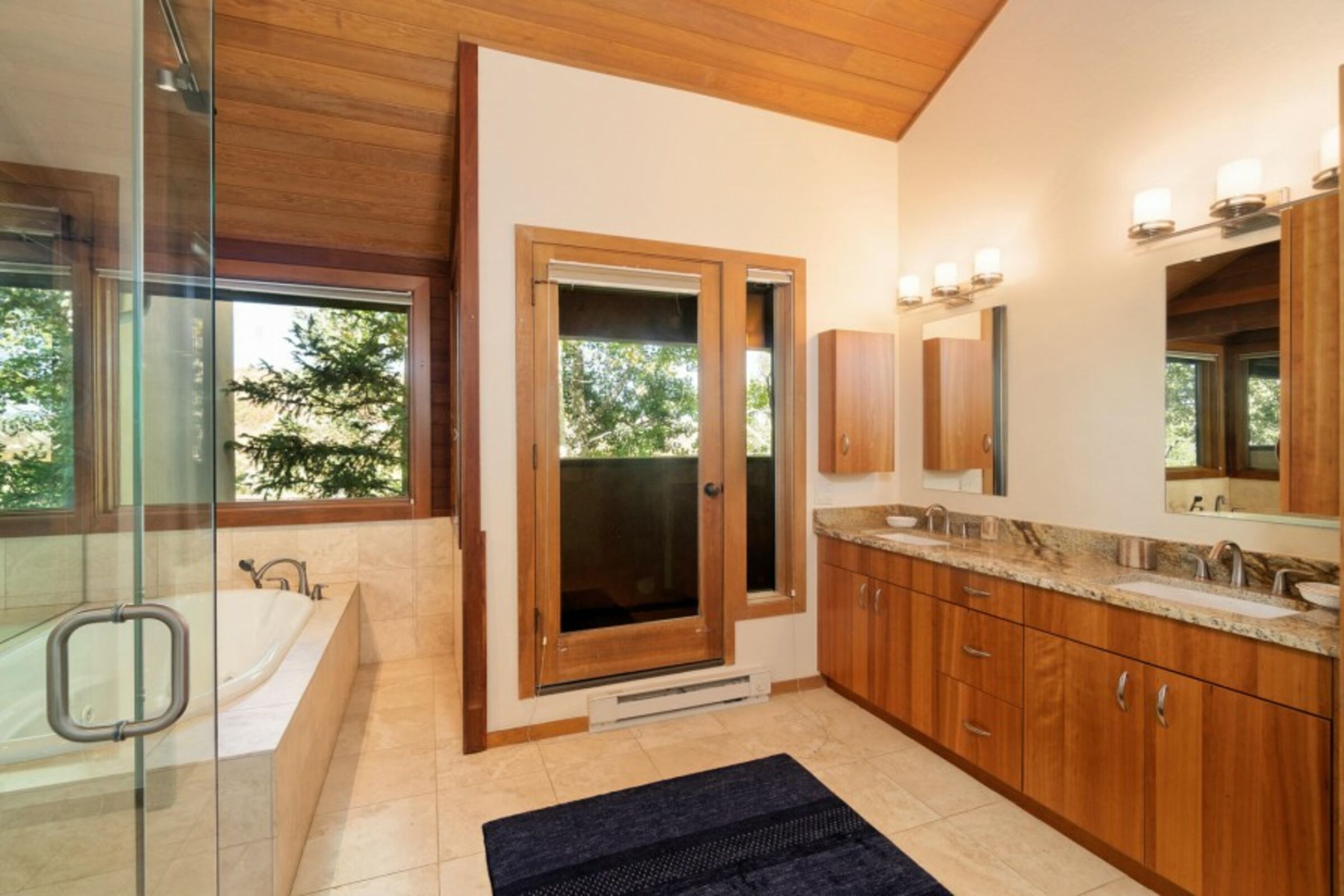 Master Ensuite Bathroom