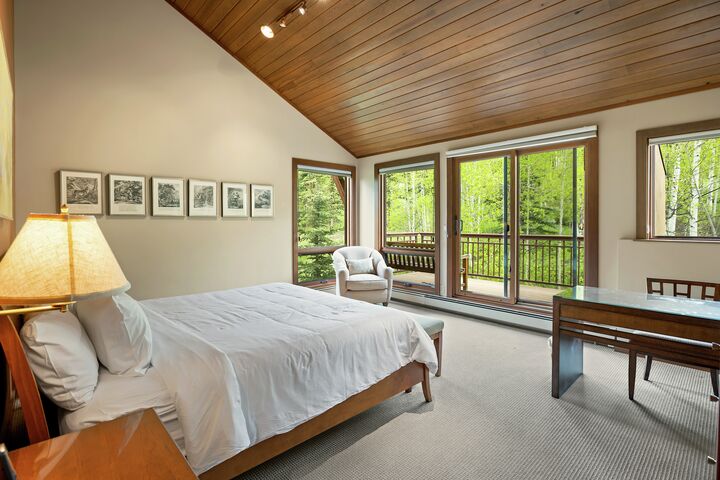 3 Bdrm 4.5 Bath #31 - Master Bedroom