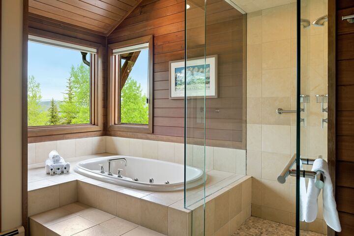 3 Bdrm 4.5 Bath #31 - Master Ensuite Bathroom