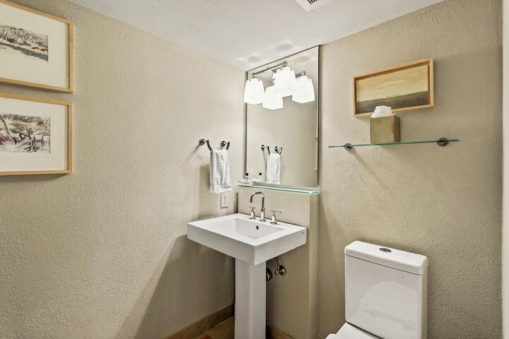 3 Bdrm 4.5 Bath #21 - Bathroom