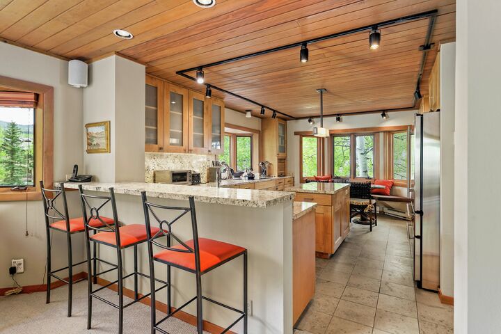 3 Bdrm 4.5 Bath #21 - Kitchen