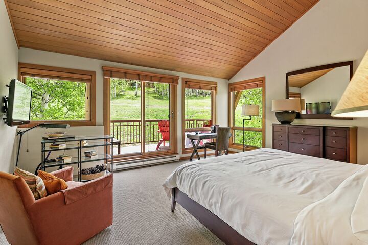 3 Bdrm 4.5 Bath #21 - Master Bedroom