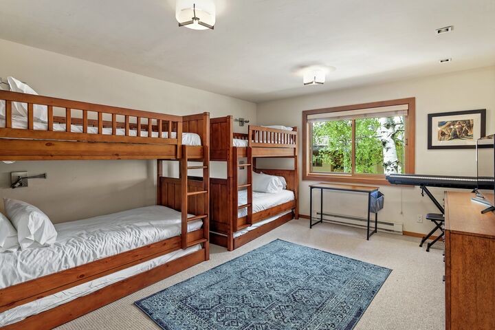 3 Bdrm 4.5 Bath #21 - Bedroom