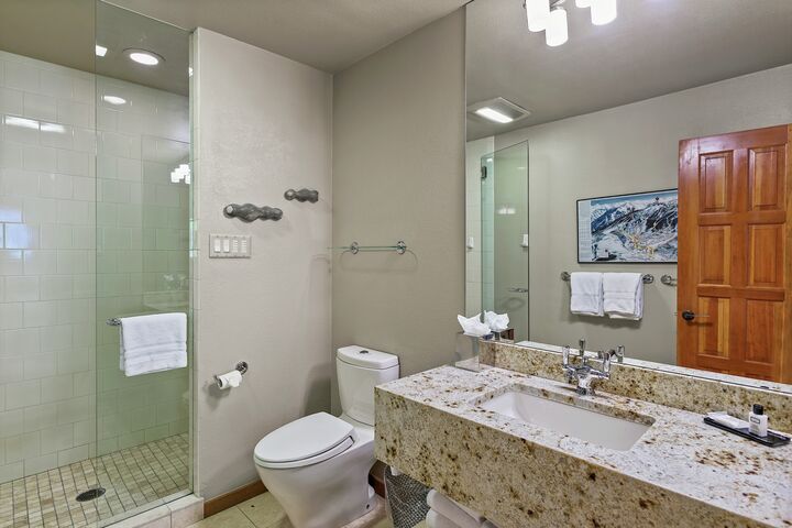 3 Bdrm 4.5 Bath #21 - Bathroom