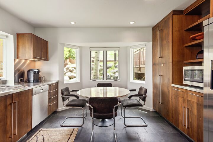 4 Bdrm 4.5 Bath #4 - Kitchen