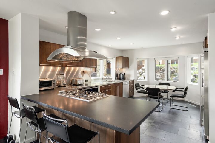 4 Bdrm 4.5 Bath #4 - Kitchen