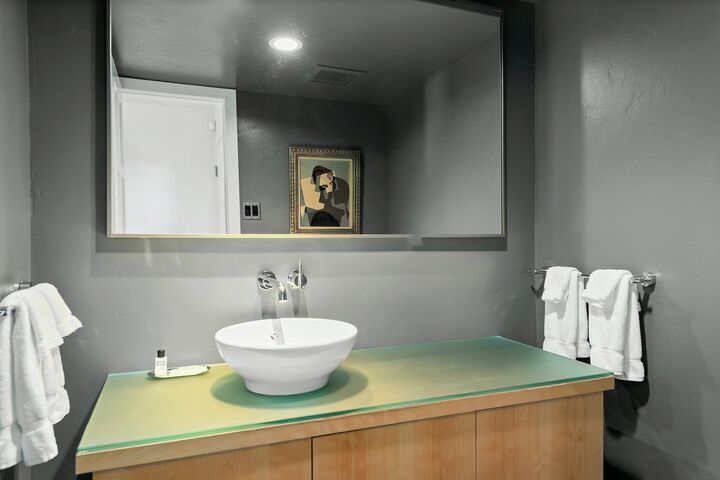 4 Bdrm 4.5 Bath #4 - Bathroom