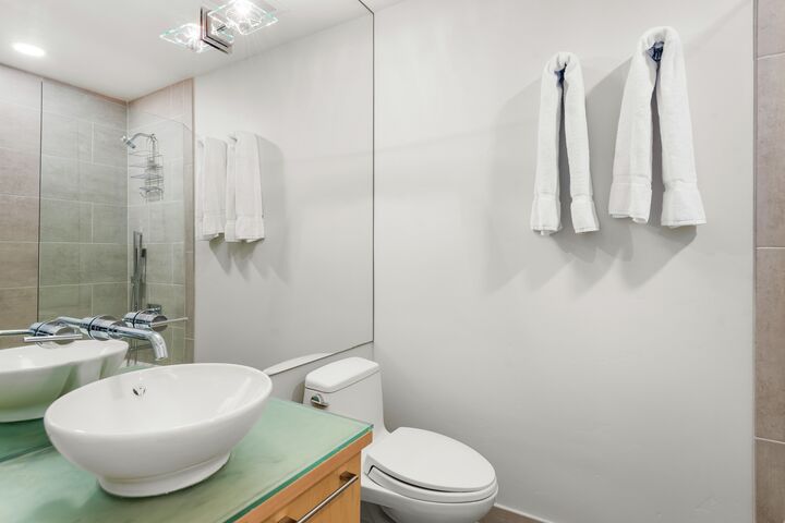 4 Bdrm 4.5 Bath #4 - Bathroom