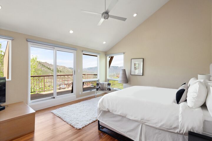 4 Bdrm 4.5 Bath #4 - Master Bedroom