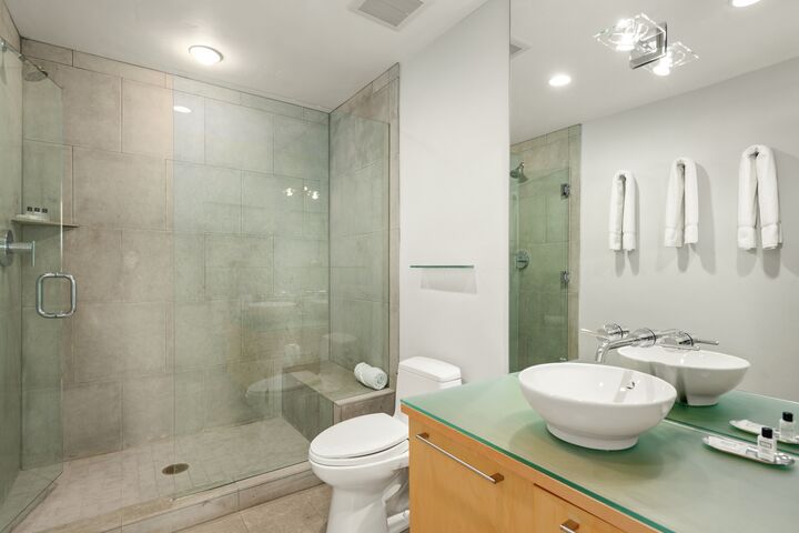 4 Bdrm 4.5 Bath #4 - Bathroom
