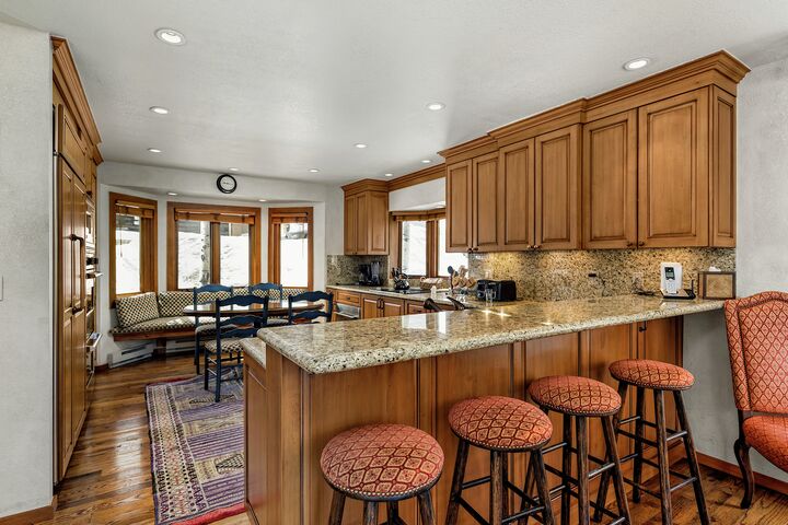 4 Bdrm 6.5 Bath #5 - Kitchen