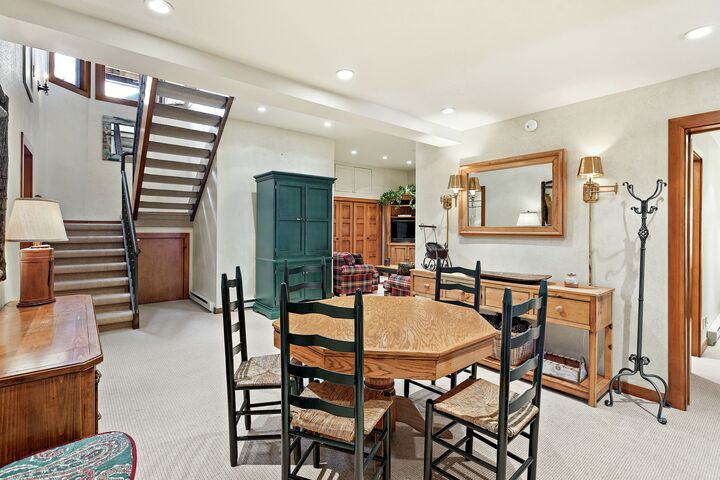 4 Bdrm 6.5 Bath #5 - Family Room