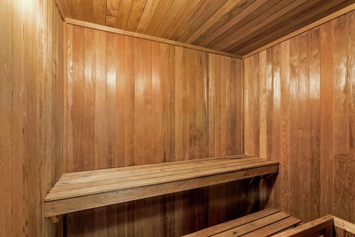 3 Bdrm Den 3 Bath #14 - Indoor Sauna Room