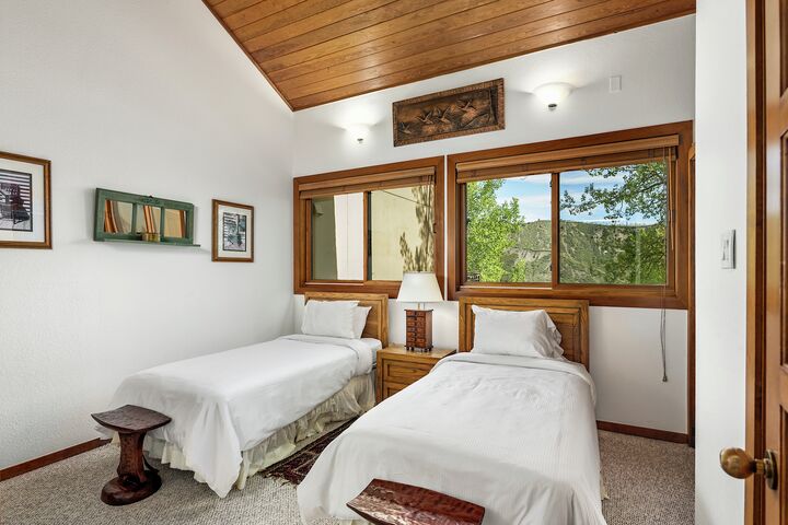 3 Bdrm Den 3 Bath #14 - Bedroom