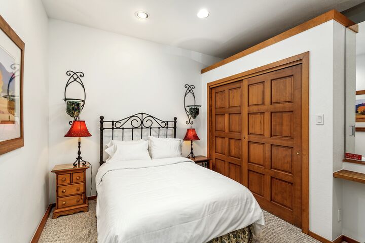 3 Bdrm Den 3 Bath #14 - Bedroom